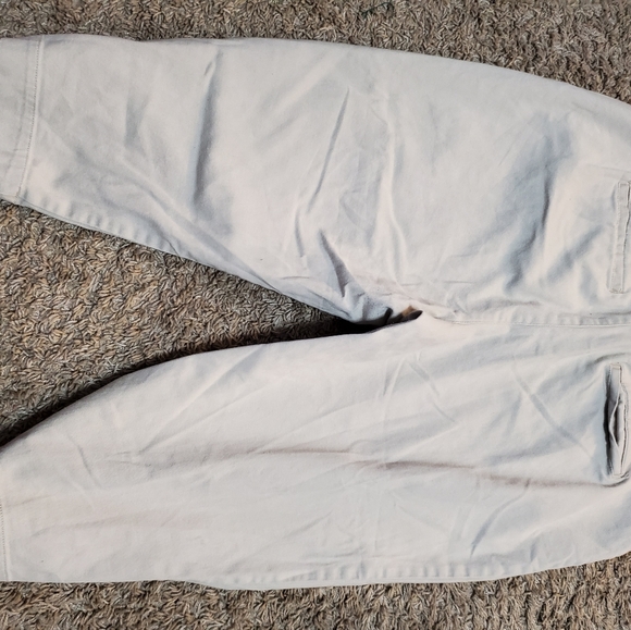 Capris - Picture 2 of 3